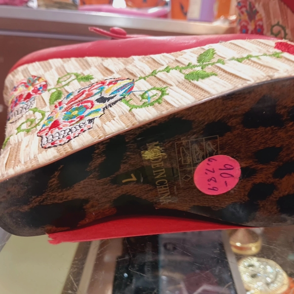 Bettie Page sugar skull platforms. - Picture 7 of 10